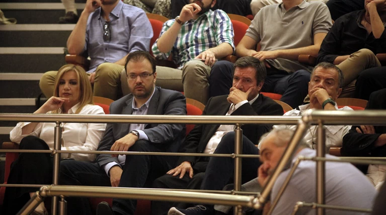 Κεντροαριστερά: Στον "αέρα" οι εκλογές ένα μήνα πριν την κάλπη