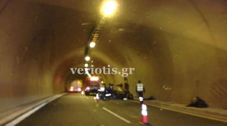 Ξεψύχησε στην άσφαλτο δίπλα στον αδελφό του (ΦΩΤΟ)