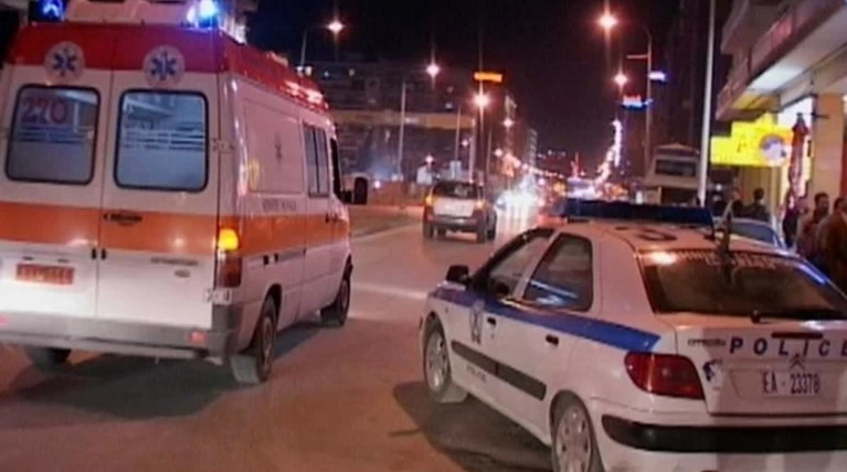 Εκοψε τις φλέβες του πριν κρεμαστεί στην πεζογέφυρα