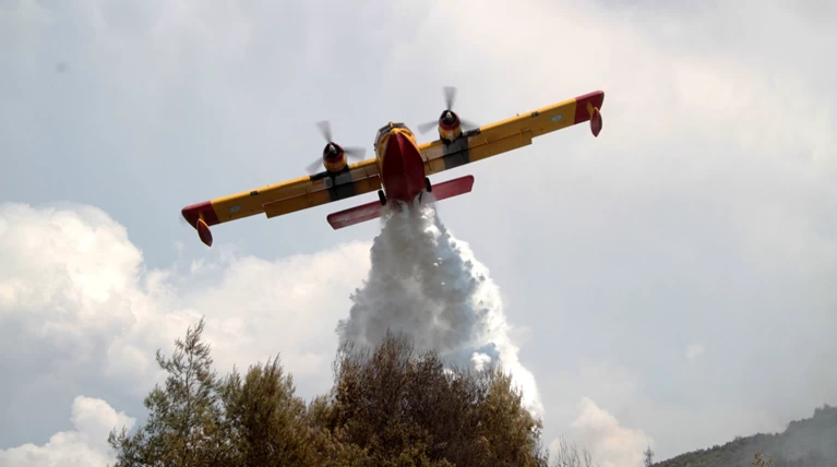 Σε εξέλιξη πυρκαγιά στον Ξηρόκαμπο στην Αρχαία Ολυμπία