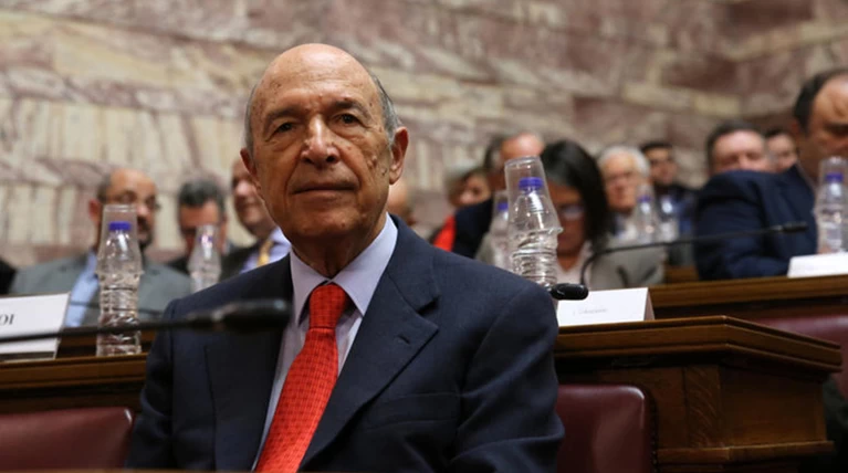 Σημίτης: "Παραμύθι η έξοδος από τα μνημόνια το 2018"