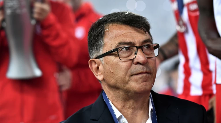 Nέος προπονητής του Ολυμπιακού o... Tάκης Λεμονής