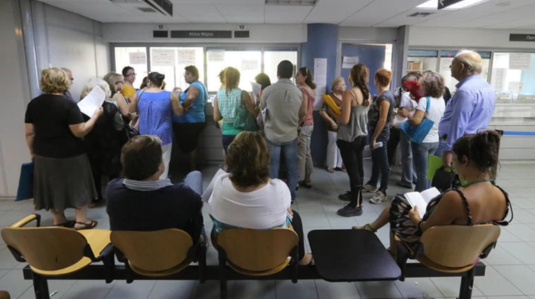 Φόροι 5 δισ. το μήνα για να γλιτώσουμε τα πρόσθετα μέτρα