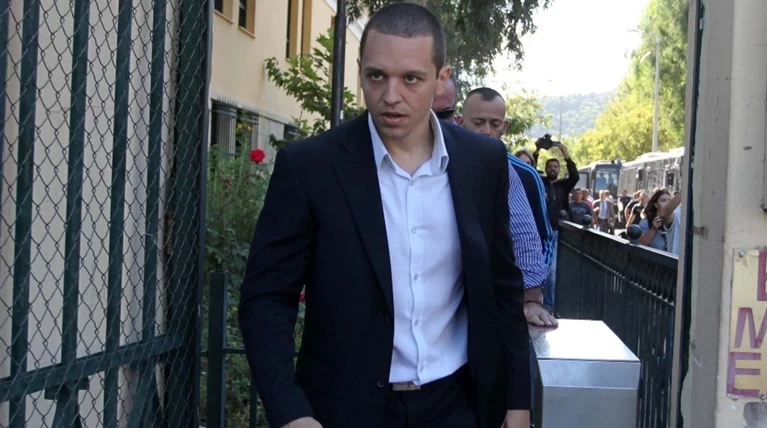 Φυλάκιση έξι μήνες με αναστολή στον Ηλ. Κασιδιάρη