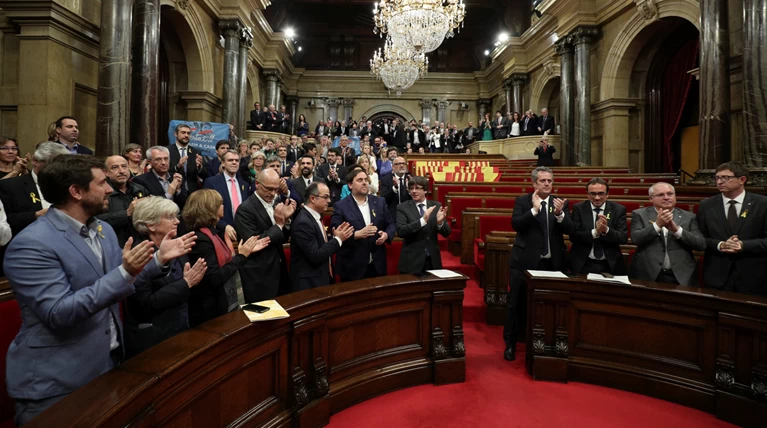 Στη φυλακή 8 καταλανοί πρώην υπουργοί - Ενταλμα για Πουτζδεμόν