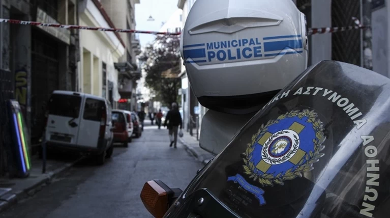 Ξυλοκοπήθηκαν δημοτικοί αστυνομικοί της Αθήνας σε έλεγχο