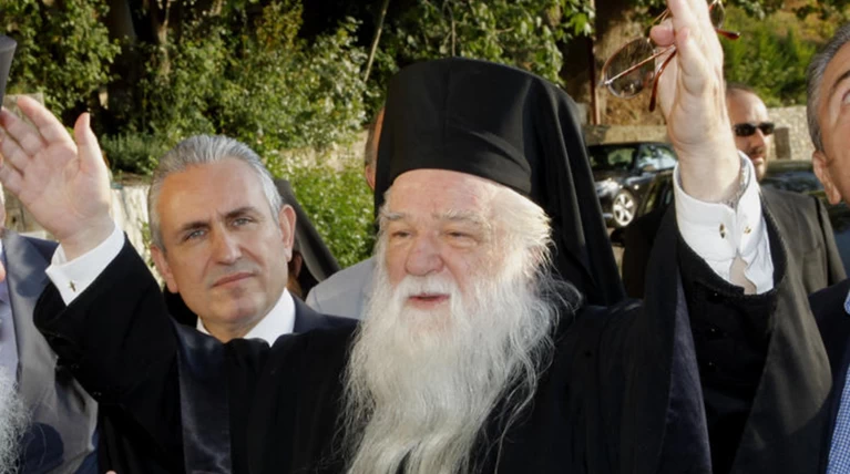 Ρατσιστικό παραλήρημα Αμβρόσιου: Mας μολύνουν οι πρόσφυγες