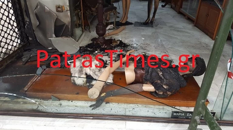 Πάτρα: Αντισπισιστές έσπασαν & έκαψαν κρεοπωλείο & μαγαζί με γούνες video