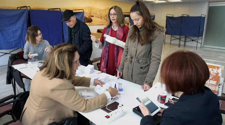 Κεντροαριστερά: Άνοιξαν οι κάλπες - Σε εξέλιξη η διαδικασία