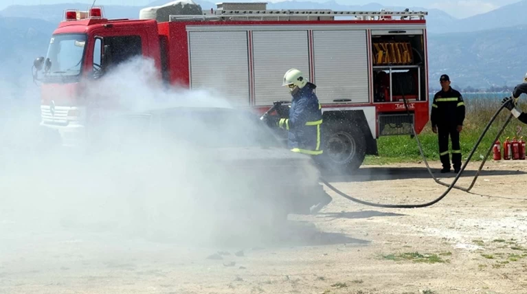 Ανασύρθηκε απανθρακωμένος οδηγός σε αυτοκίνητο στα Λιμανάκια Βουλιαγμένης