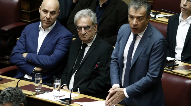 "Διχασμένο" το Ποτάμι: Ποιοι στηρίζουν Γεννηματά και ποιοι Ανδρουλάκη