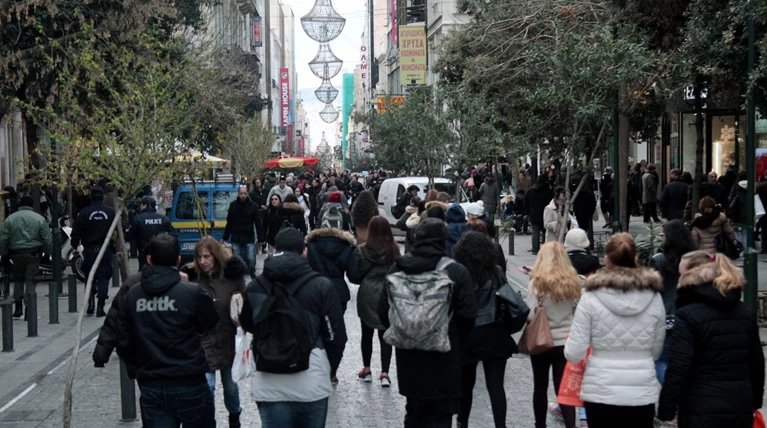 Δημοσκόπηση ΠΑΜΑΚ: Μείωση φόρων όχι μέρισμα θέλουν 8 στους 10 πολίτες