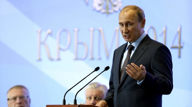 Μειωμένη συμμετοχή και επικράτηση Πούτιν βλέπουν οι αναλυτές