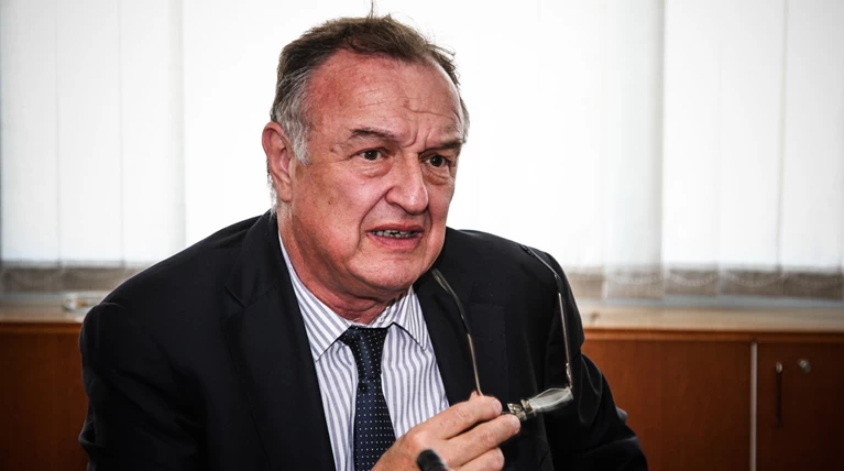 Αντίθετοι οι δικηγόροι για τα συναινετικά διαζύγια από συμβολαιογράφους