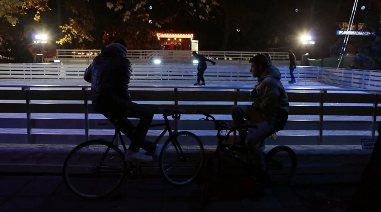 Ληστεία σε παγοδρόμιο στον Ταύρο ,«άδειασαν» το ταμείο