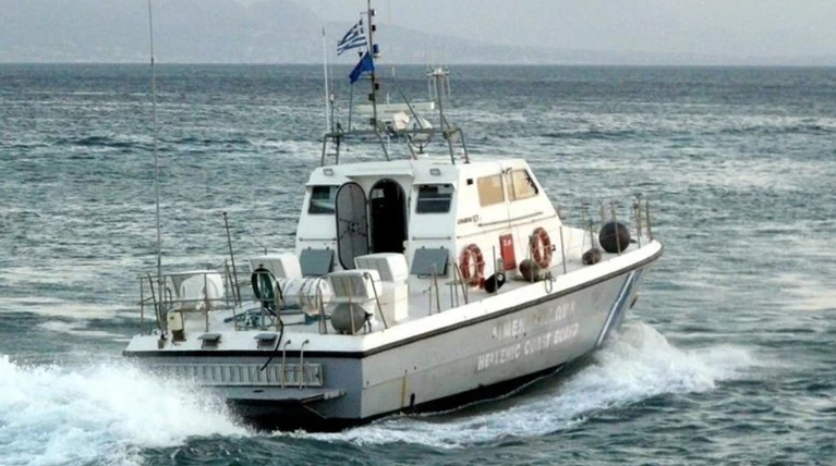 Αγνοείται 65χρονος ερασιτέχνης ψαράς στη Σαλαμίνα