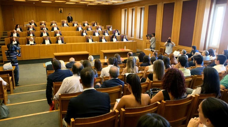 Στο ΣτΕ οι πολύτεκνοι για τα εισοδηματικά όρια που τους έκοψαν το επίδομα