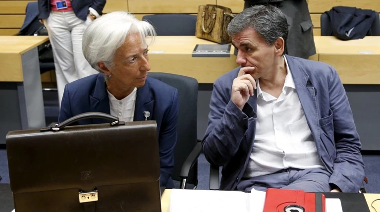 Μείωση αφορολόγητου από το '19 & πάγωμα αντίμετρων ζητά το ΔΝΤ