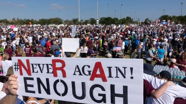 Διαδήλωση χιλιάδων μαθητών κατά των όπλων στις ΗΠΑ