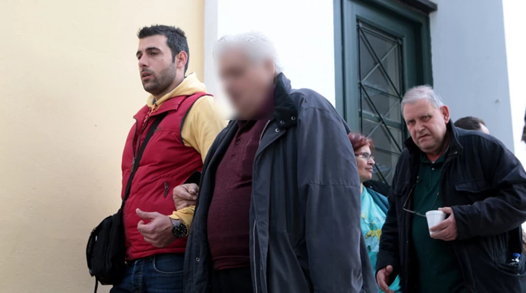 Δίωξη για κακούργημα στον 88χρονο που πυροβόλησε τους ληστές