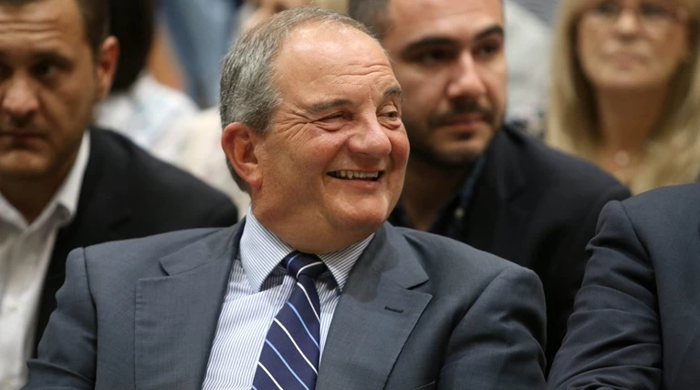 Νέα κουμπαριά για τον Κώστα Καραμανλή - ποιους θα παντρέψει