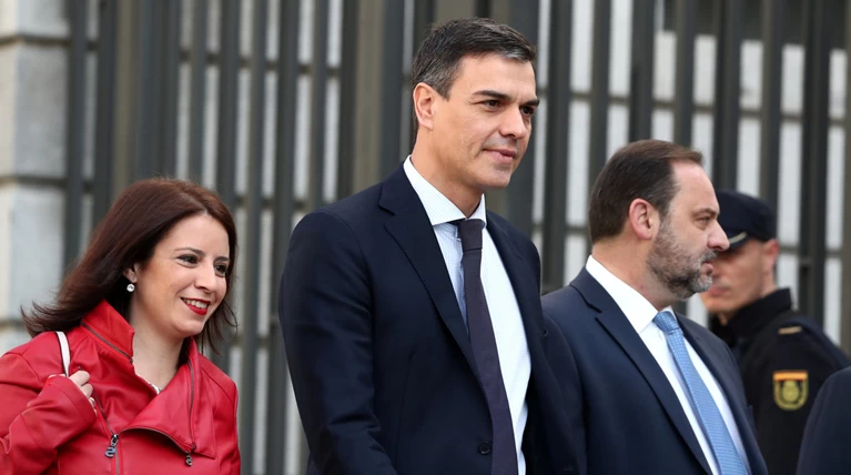 Ισπανία: Ο Σάντσεθ δεν θα συμπεριλάβει μέλη των Podemos στην κυβέρνηση