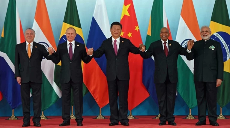 Η BRICS καταγγέλλει τον αμερικανικό "προστατευτισμό"
