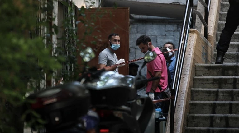 Πέθανε η 77χρονη που είχαν ληστέψει & βασανίσει στα Εξάρχεια
