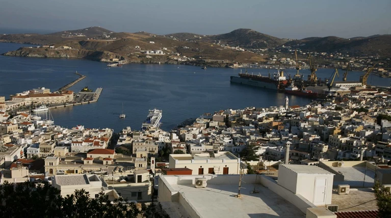 Πορεία διαμαρτυρίας στην Ερμούπουλη για την οικονομική πολιτική