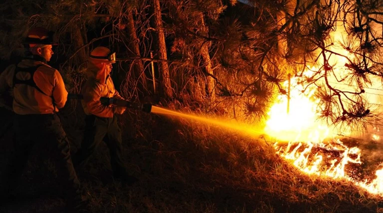 Ανεξέλεγκτη φωτιά καίει το Κολοράντο - Εκκενώνονται σπίτια