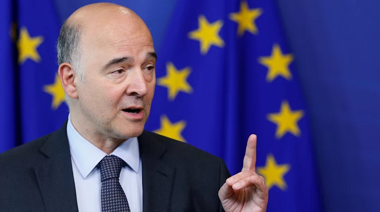 Μοσκοβισί: Χρειάζονται εμπροσθοβαρή μέτρα για το χρέος