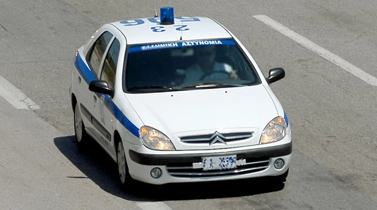 Άνδρας κατήγγειλε ότι τον λήστεψαν και τον δάγκωσε το σκυλί των δραστών
