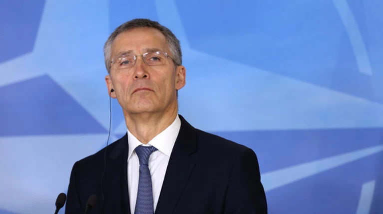 Στόλτενμπεργκ: Πρώτα λύση μετά πρόσκληση στα Σκόπια