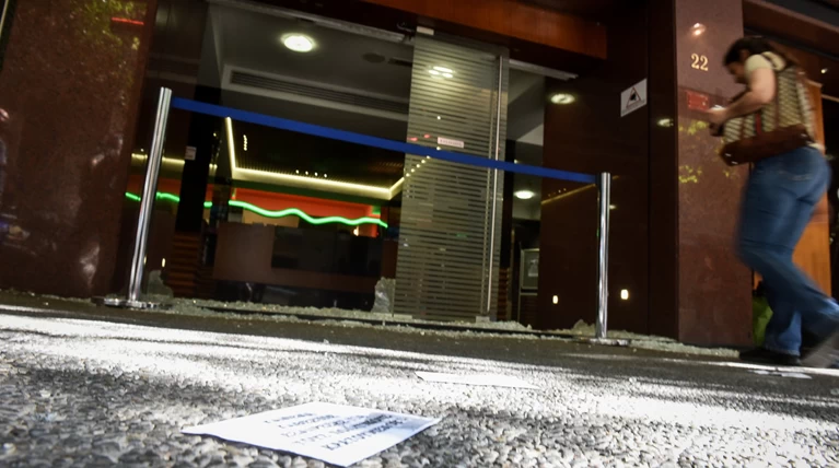 Παραδόθηκε αντιεξουσιαστής για το όπλο που βρέθηκε στο σπίτι της 23χρονης