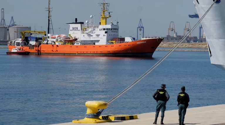 Το πλοίο Aquarius με τους μετανάστες έφθασε στη Βαλένθια