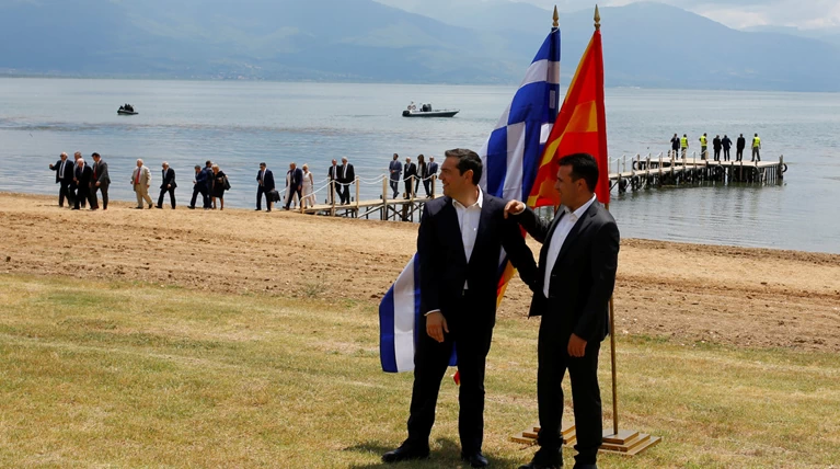Politico: Η συμφωνία & ο δύσβατος δρόμος της πΓΔΜ προς την ΕΕ