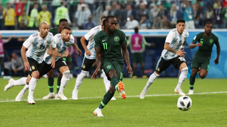 Η τραγική ιστορία του παίκτη της Νιγηρίας που έμεινε ορφανός