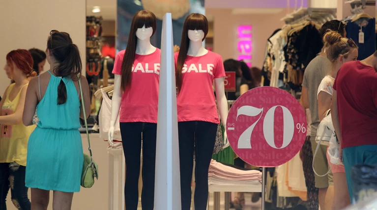 Θερινές εκπτώσεις 2018: Πότε ξεκινούν και ως πότε θα διαρκέσουν