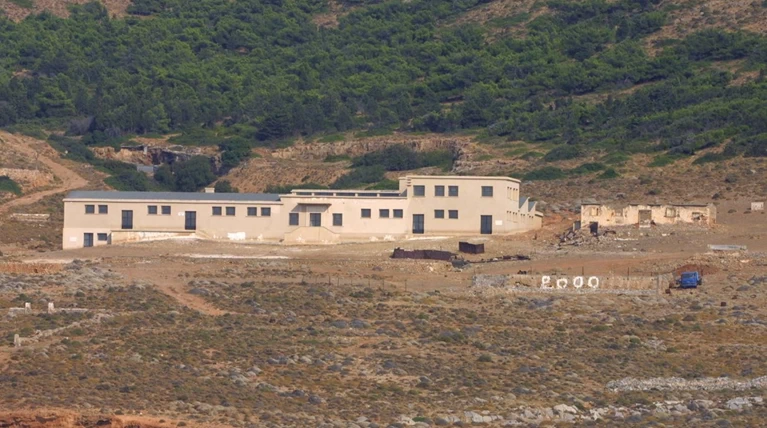 Αφιέρωμα του Der Spiegel: «Μακρόνησος: Το νησί των εξορίστων»