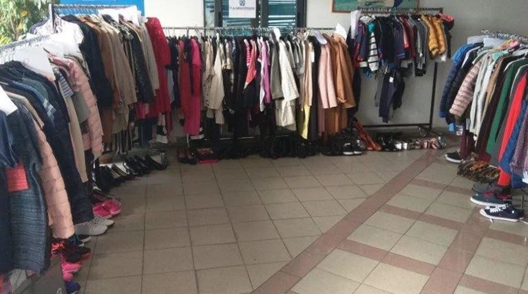«Ρούχα ελληνικά με το κιλό» με κλεμμένα από εμπορικά κέντρα