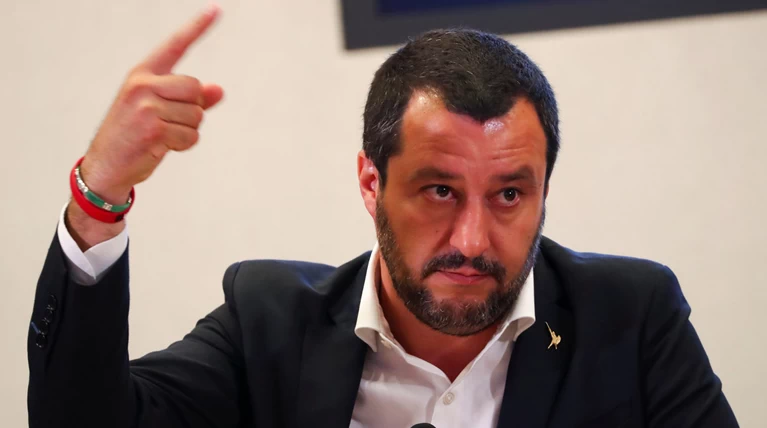 Ο Σαλβίνι θέλει να κλείσει τα ιταλικά λιμάνια στους πρόσφυγες