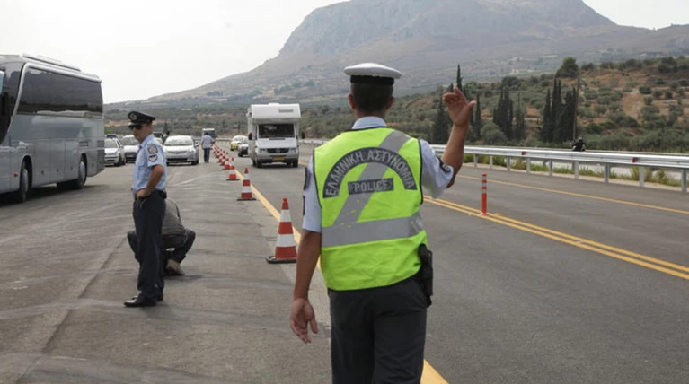 Σε μια εβδομάδα βεβαιώθηκαν 5.898 «επικίνδυνες» τροχαίες παραβάσεις