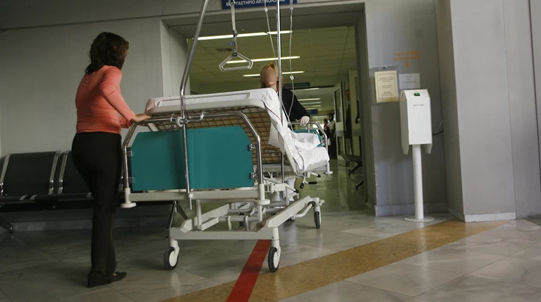 Θετική στον ιό του Δυτικού Νείλου ηλικιωμένη γυναίκα
