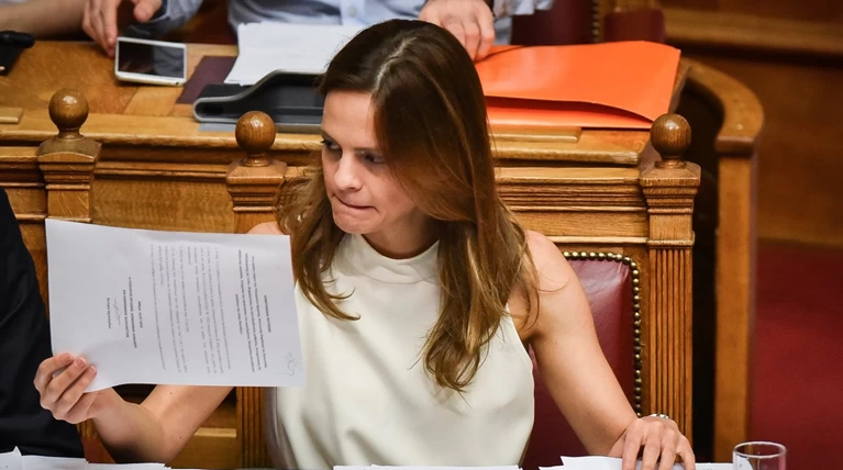 Αχτσιόγλου: Βοήθημα σε αυτοαπασχολούμενους του τέως ΕΤΑΑ