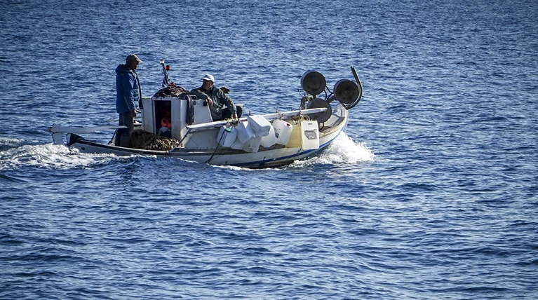 O καιρός την Κυριακή: Αρκετή ζέστη και θυελλώδεις άνεμοι στο Αιγαίο