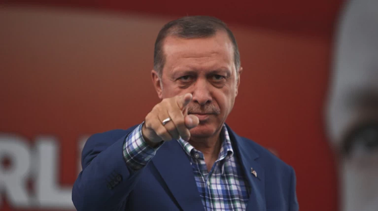 Ερντογάν:Απειλεί Κιλιντσάρογλου με φυλάκιση λόγω γελοιογραφίας -φωτό