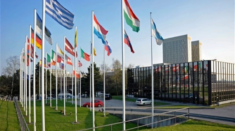 Παραπομπή Ελλάδας για τους κανόνες νομιμοποίησης «μαύρου» χρήματος