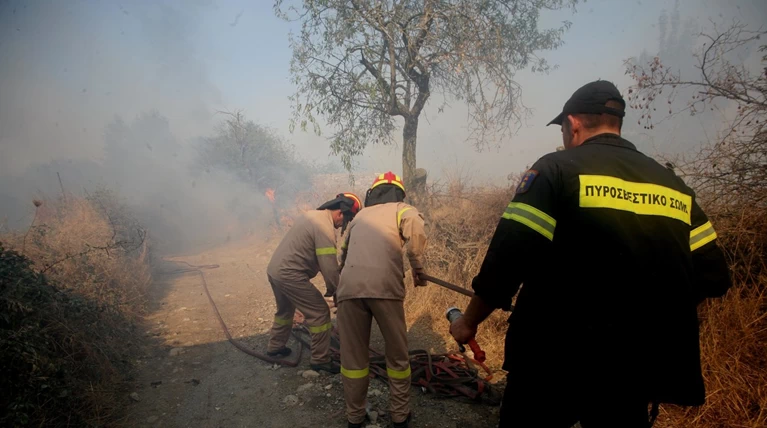 Συναγερμός στην Κρήτη: Μεγάλη φωτιά στο Λασίθι