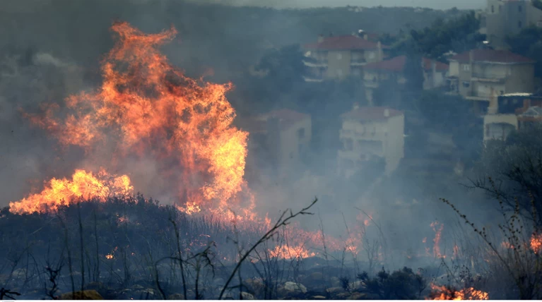 Σε ασφαλή σημεία στην παραλία του Αγίου Ανδρέα τα παιδιά των κατασκηνώσεων