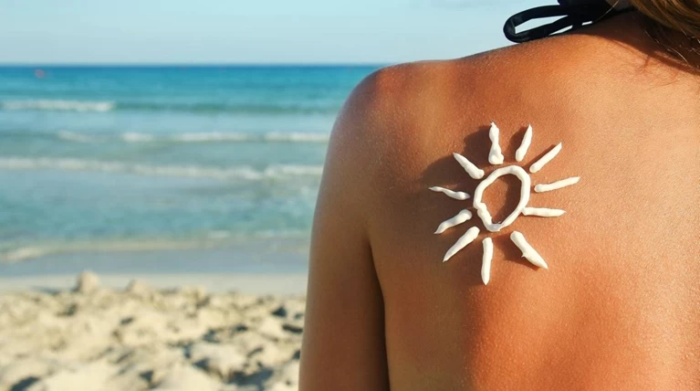 Όσα πρέπει να ξέρετε για το αντιηλιακό- Πώς να το βάζετε
